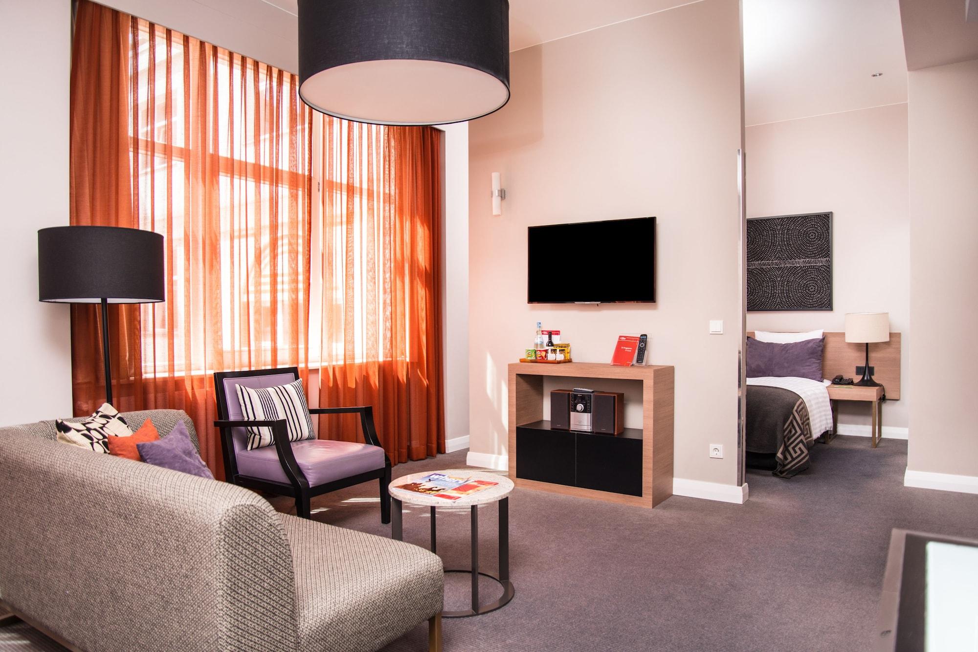 Adina Checkpoint Charlie Aparthotel 4*