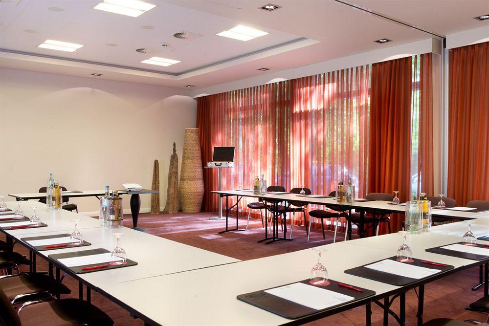 Adina Checkpoint Charlie Aparthotel Berlino