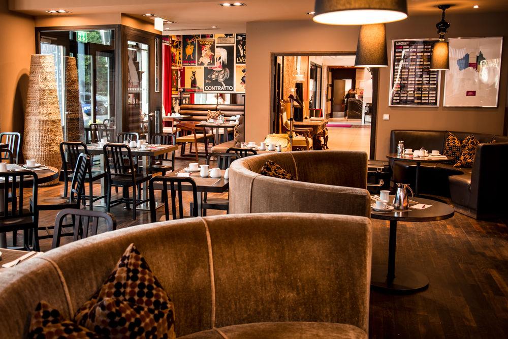 Adina Checkpoint Charlie Aparthotel 4*
