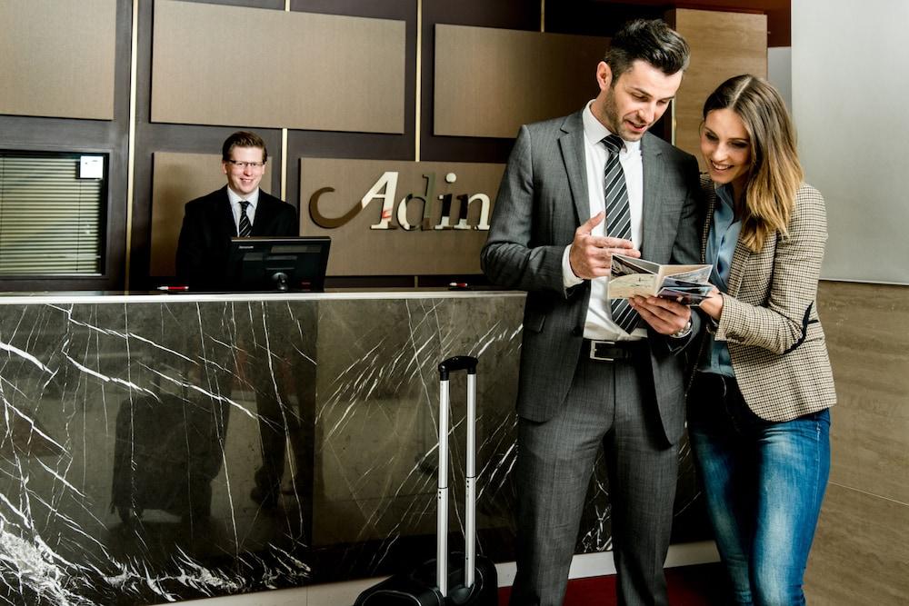 Adina Checkpoint Charlie 4*