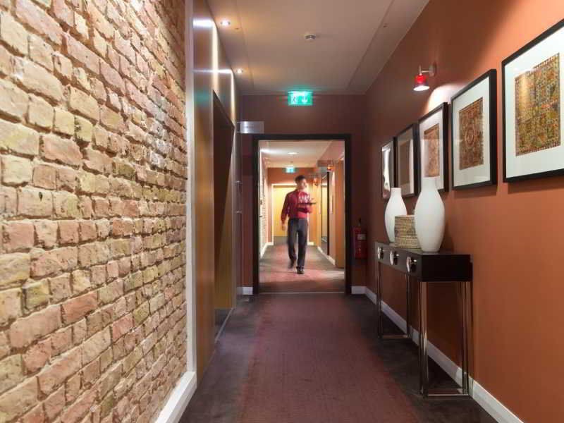 Aparthotel Adina Checkpoint Charlie 4*